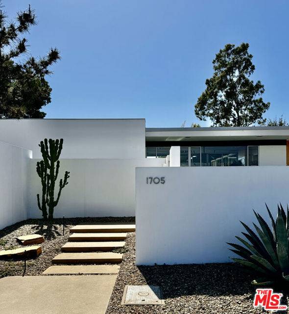 1705 Summitridge Drive, Beverly Hills, CA 90210