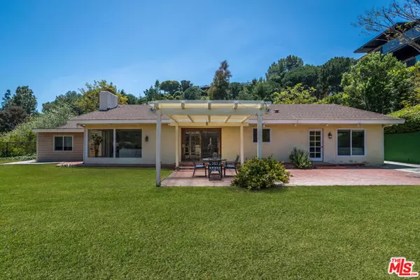 2432 BANYAN Drive, Los Angeles, CA 90049