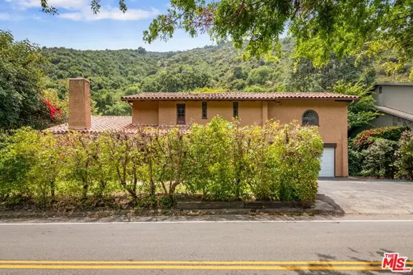 3295 Mandeville Canyon Road, Los Angeles, CA 90049