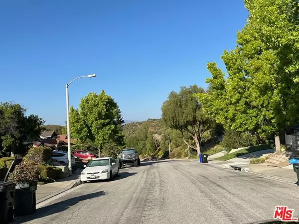 Castaic, CA 91384,28707 Greenwood Place