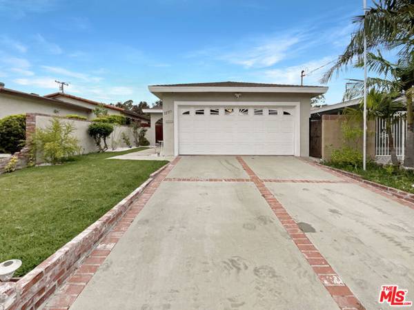 12515 Cedar Avenue, Hawthorne, CA 90250