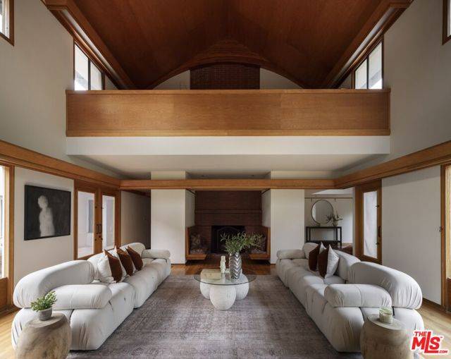 Malibu, CA 90265,6353 Busch Drive
