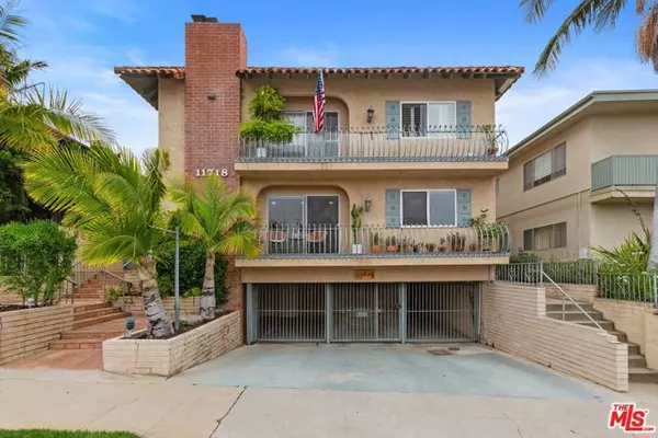 11718 Darlington Avenue #2, Los Angeles, CA 90049