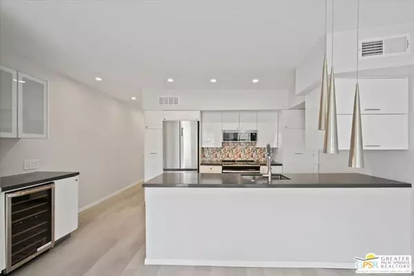 1655 E Palm Canyon Drive #308, Palm Springs, CA 92264