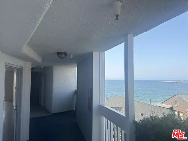 615 Esplanade #512, Redondo Beach, CA 90277