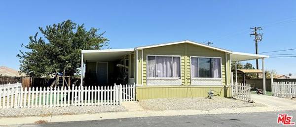 2001 Windbreak Drive #1, Rosamond, CA 93560