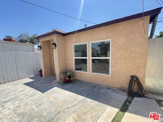 2150 W 84th Place, Los Angeles, CA 90047