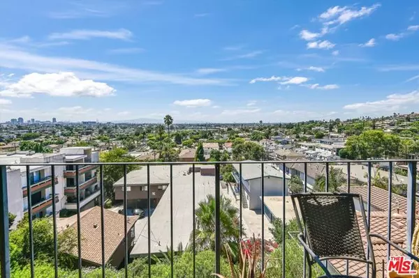 1923 Molino Avenue #302, Signal Hill, CA 90755