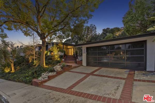 8670 Allenwood Road, Los Angeles, CA 90046