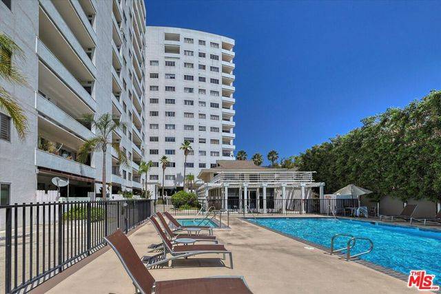 7250 Franklin Avenue #302, Los Angeles, CA 90046