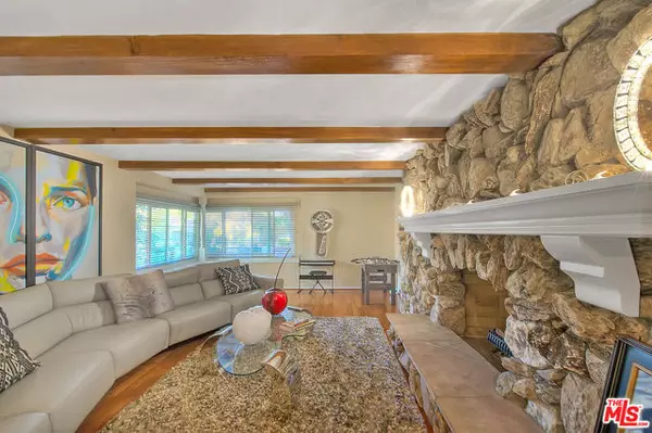 Northridge (los Angeles), CA 91324,9701 Aura Avenue