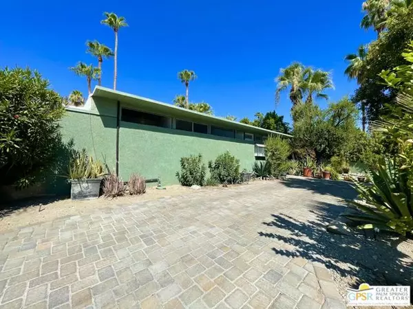 Palm Springs, CA 92262,817 N Via Monte Vista