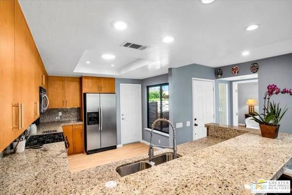 2145 S Via Mazatlan, Palm Springs, CA 92264