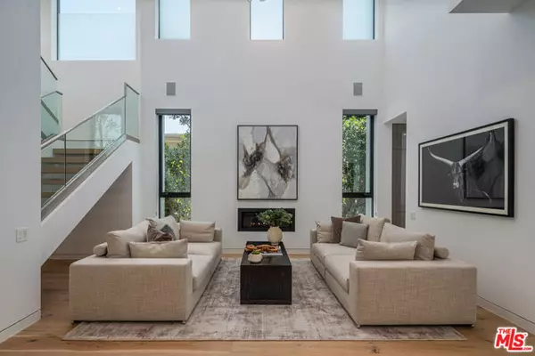 534 N La Jolla Avenue, Los Angeles, CA 90048