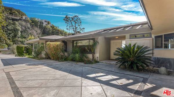 1835 N Doheny Drive, Los Angeles, CA 90069