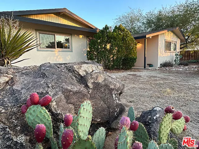 Joshua Tree, CA 92252,61941 Mountain View Circle