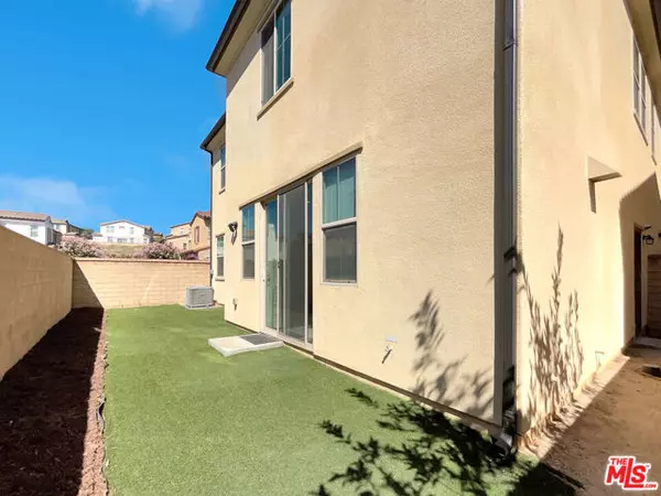 Santa Clarita, CA 91350,27309 Sandstone Place