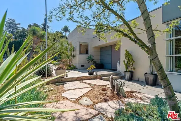 3081 Lake Hollywood Drive, Los Angeles, CA 90068