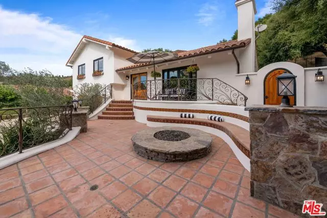 2437 Stokes Canyon Road, Calabasas, CA 91302