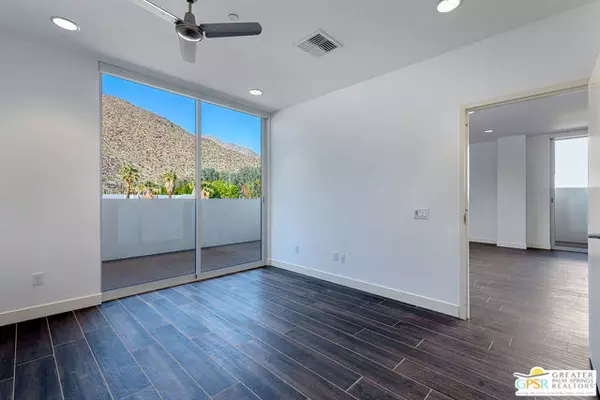 Palm Springs, CA 92262,175 N Palm Canyon Drive #215