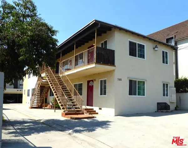 7011 Woodley Avenue, Van Nuys (los Angeles), CA 91406