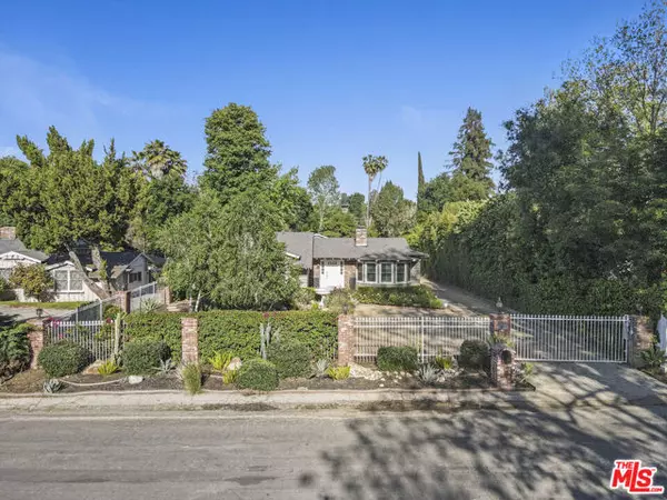 5100 Bascule Avenue, Woodland Hills (los Angeles), CA 91364