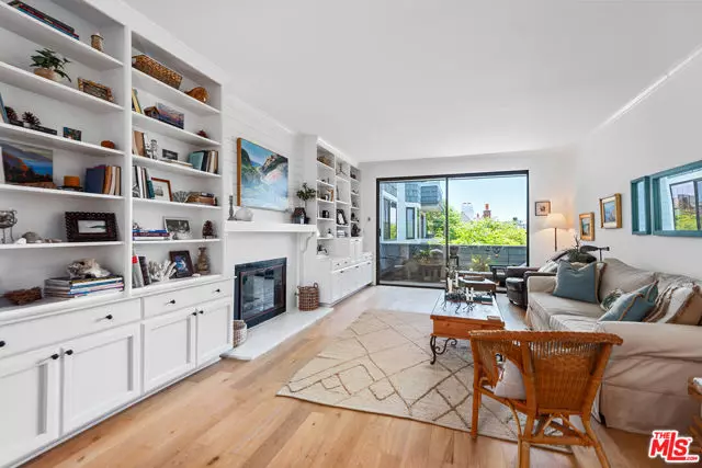 310 Tahiti Way #212, Marina Del Rey, CA 90292