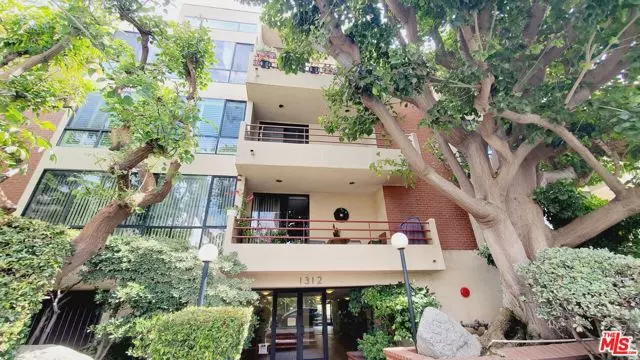 1312 S Saltair Avenue #104, Los Angeles, CA 90025