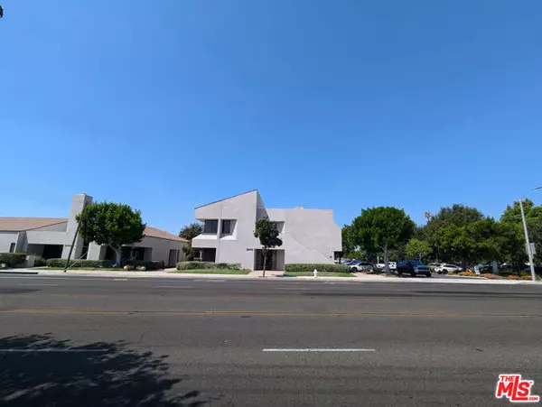 Santa Ana, CA 92705,2070 N Tustin Avenue