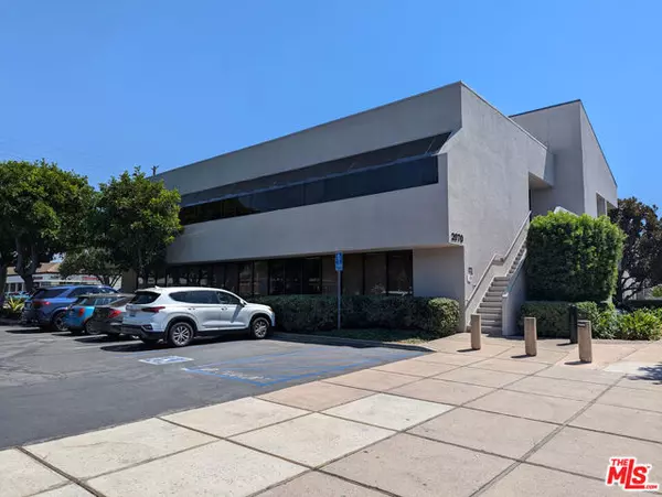 Santa Ana, CA 92705,2070 N Tustin Avenue