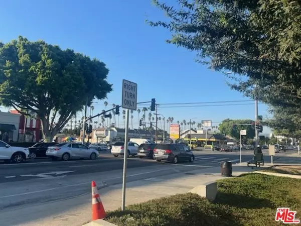 Los Angeles, CA 90019,1618 Crenshaw Boulevard