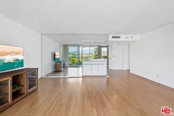 Santa Monica, CA 90402,201 Ocean Avenue #810B