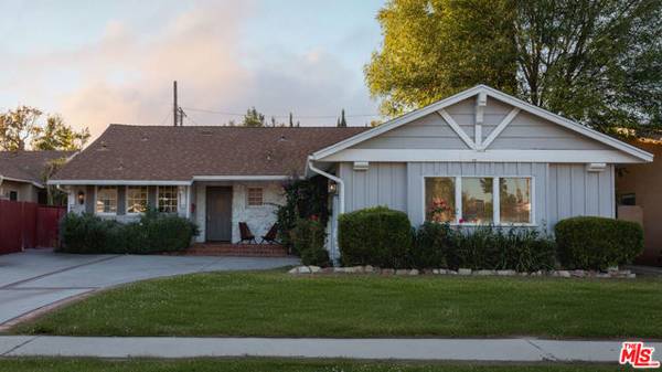 6721 Whitman Avenue, Van Nuys (los Angeles), CA 91406