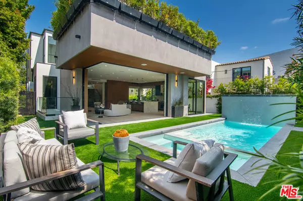 323 Huntley Drive, West Hollywood, CA 90048