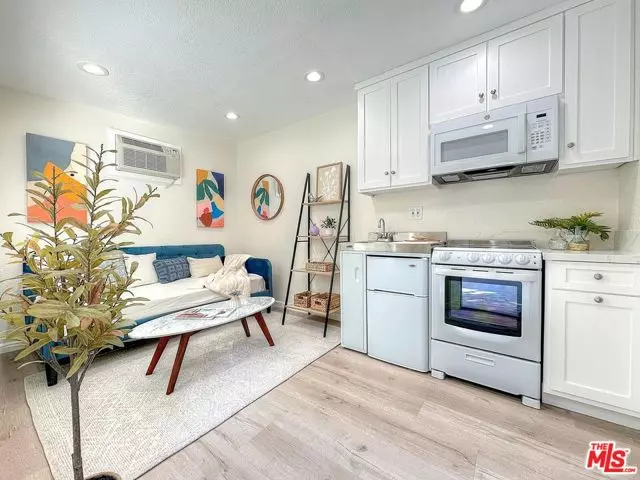 West Hills (los Angeles), CA 91307,6911 Sunset Ridge Court