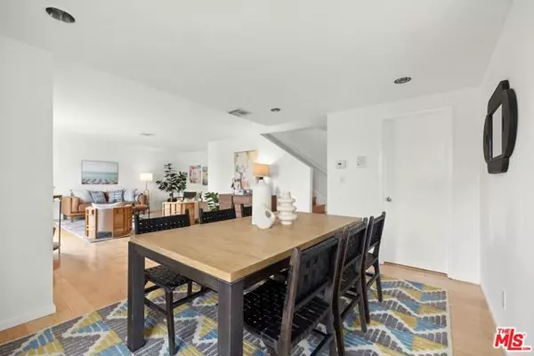 Santa Monica, CA 90405,743 Pier Avenue #1