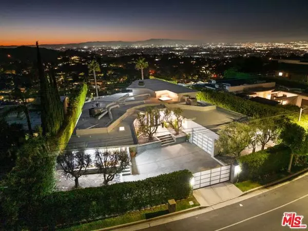 Studio City (los Angeles), CA 90046,8045 Mulholland Drive