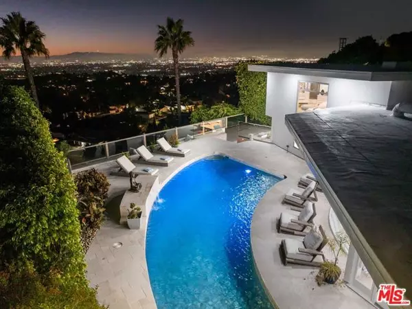 Studio City (los Angeles), CA 90046,8045 Mulholland Drive