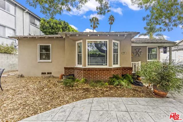 5548 Carpenter Avenue, Valley Village, CA 91607