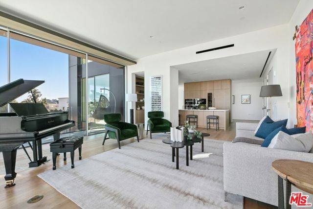 8899 Beverly Blvd #5D, West Hollywood, CA 90048