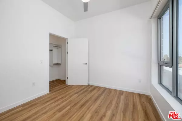 Santa Monica, CA 90403,3223 Wilshire #412