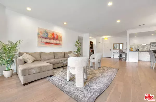 Studio City (los Angeles), CA 91604,3947 Carpenter Avenue #106