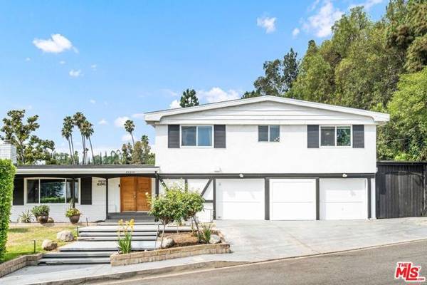 20300 Reaza Place, Woodland Hills (los Angeles), CA 91364