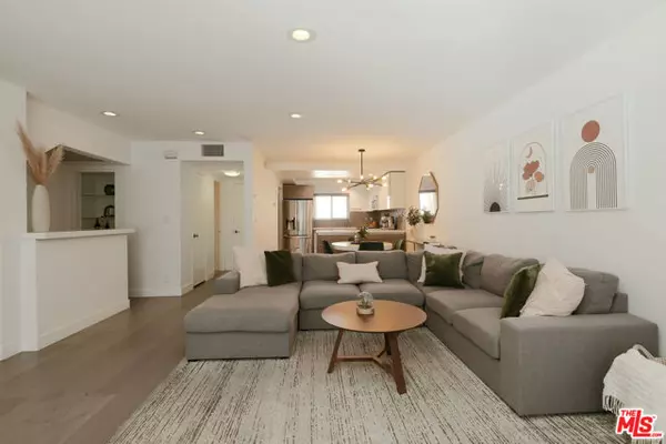 14332 Dickens Street #21, Sherman Oaks, CA 91423