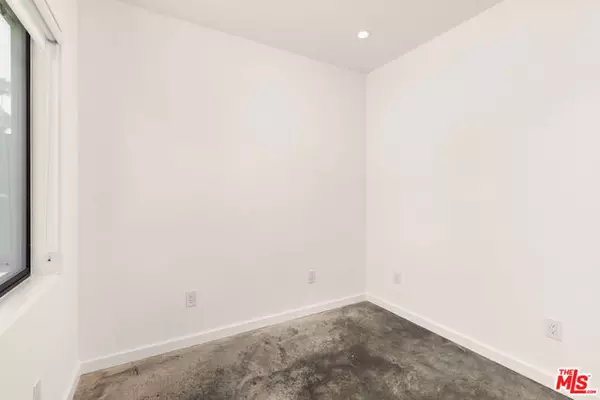 Santa Monica, CA 90405,818 Grant Street #10