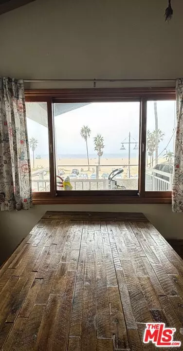 Venice (los Angeles), CA 90291,319 Ocean Front Walk #2