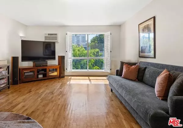 1222 N Olive Drive #305, West Hollywood, CA 90069