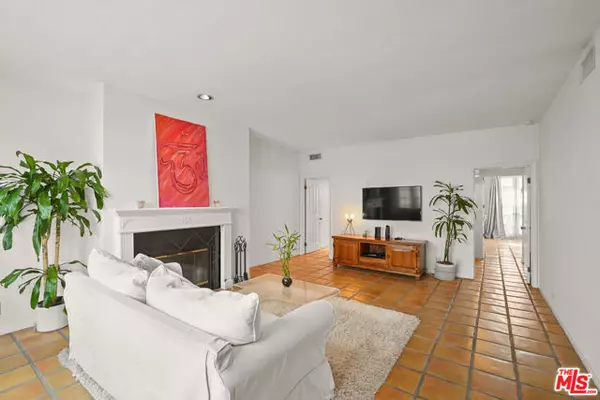 West Hollywood, CA 90069,1123 N Flores Street #3