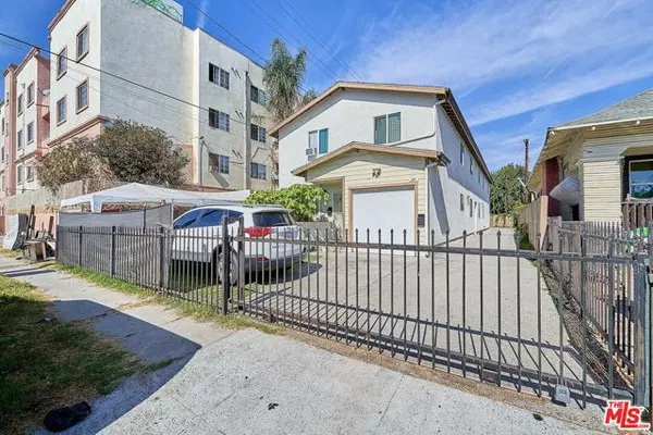 241 W 50th Street, Los Angeles, CA 90037