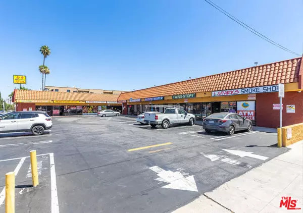 Tarzana (los Angeles), CA 91335,6104 Reseda Boulevard